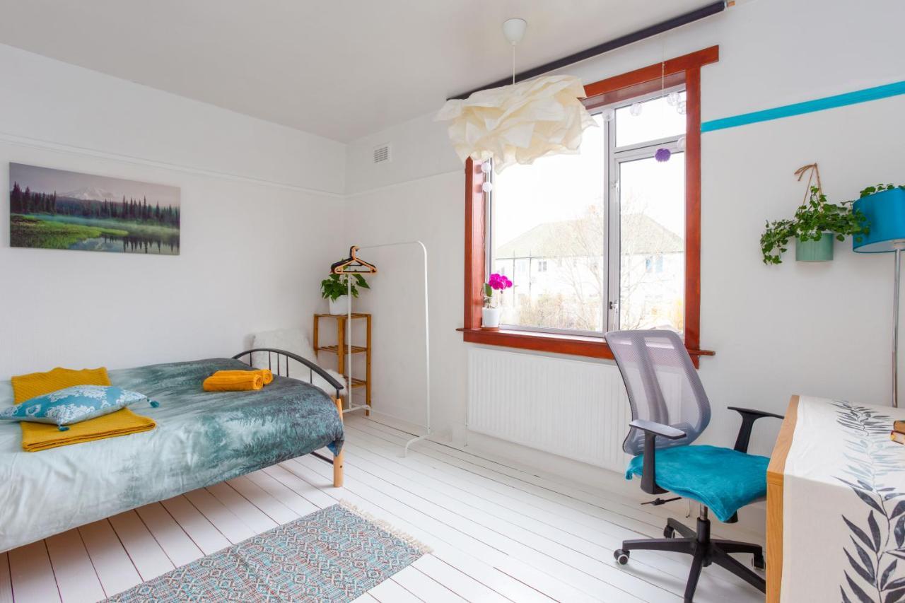 Bright & Spacious Double Room With Garden View- Close To Airport & City Centre Единбург Екстер'єр фото
