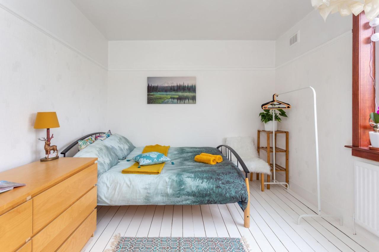 Bright & Spacious Double Room With Garden View- Close To Airport & City Centre Единбург Екстер'єр фото