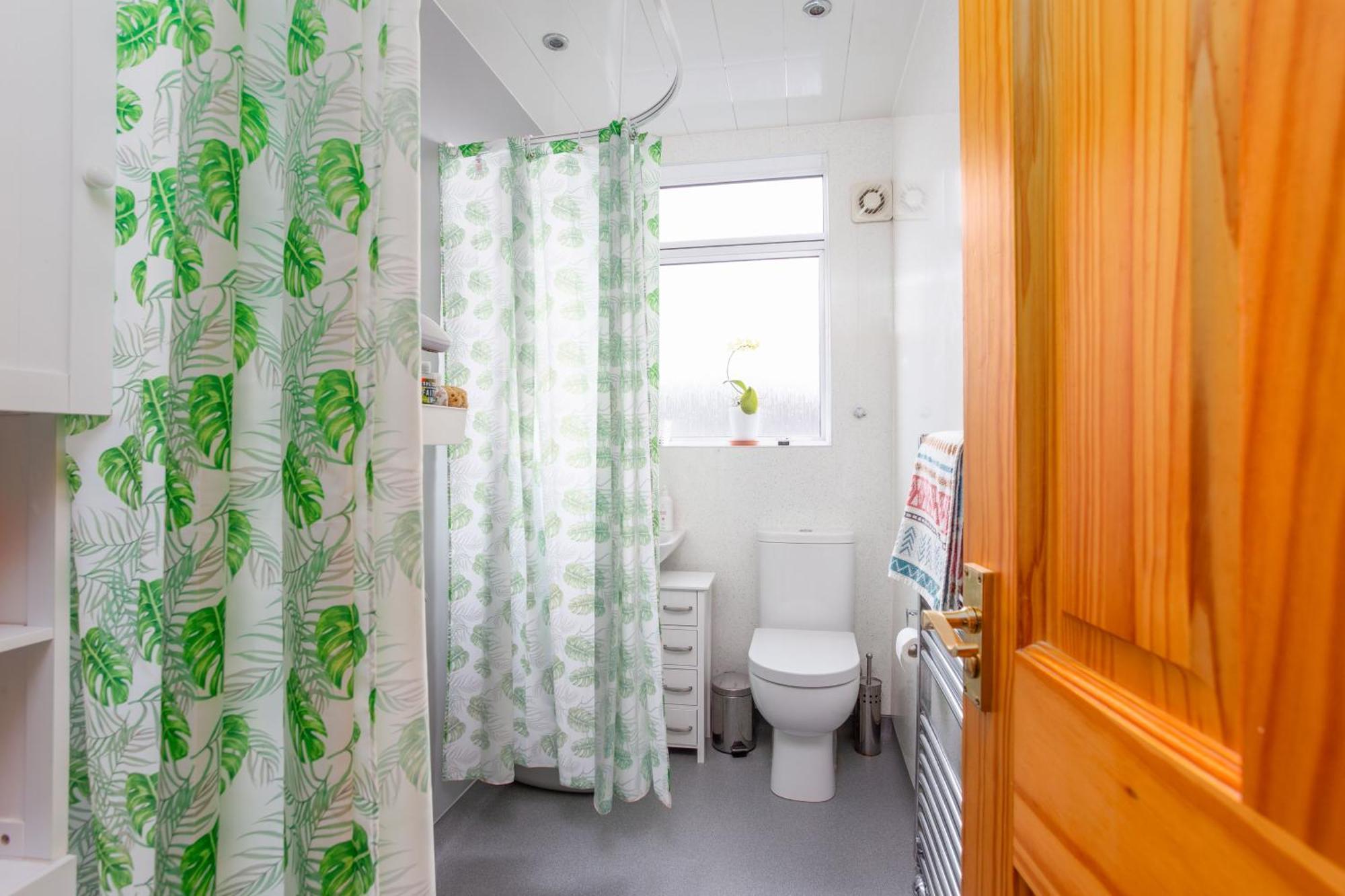 Bright & Spacious Double Room With Garden View- Close To Airport & City Centre Единбург Екстер'єр фото